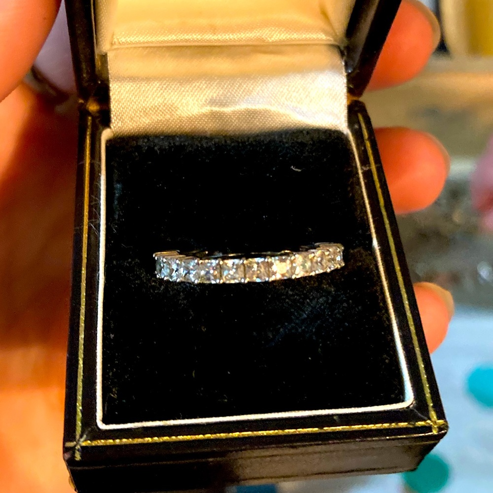 Simulated diamond band